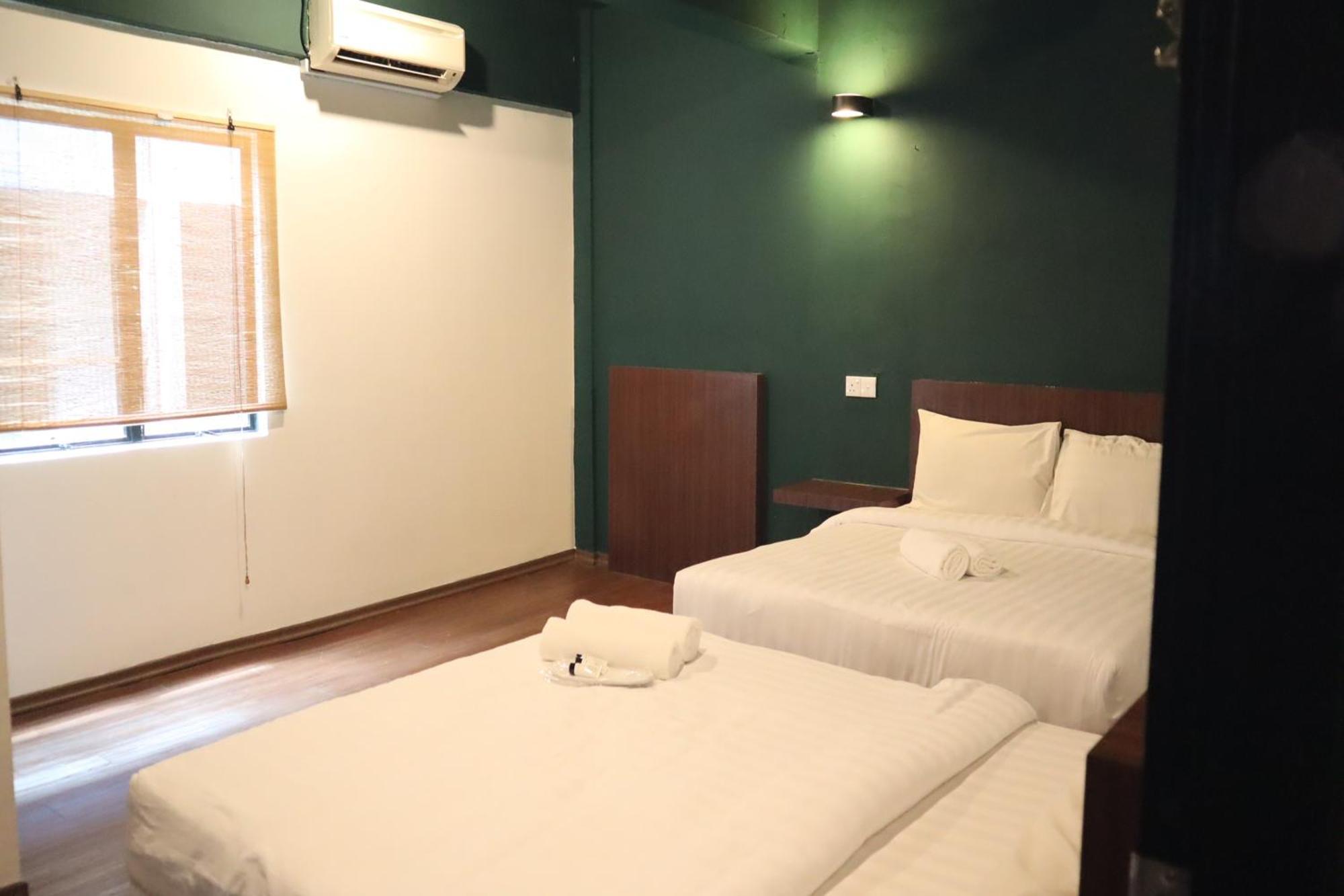 Room V at Kluang Parade Bagian luar foto