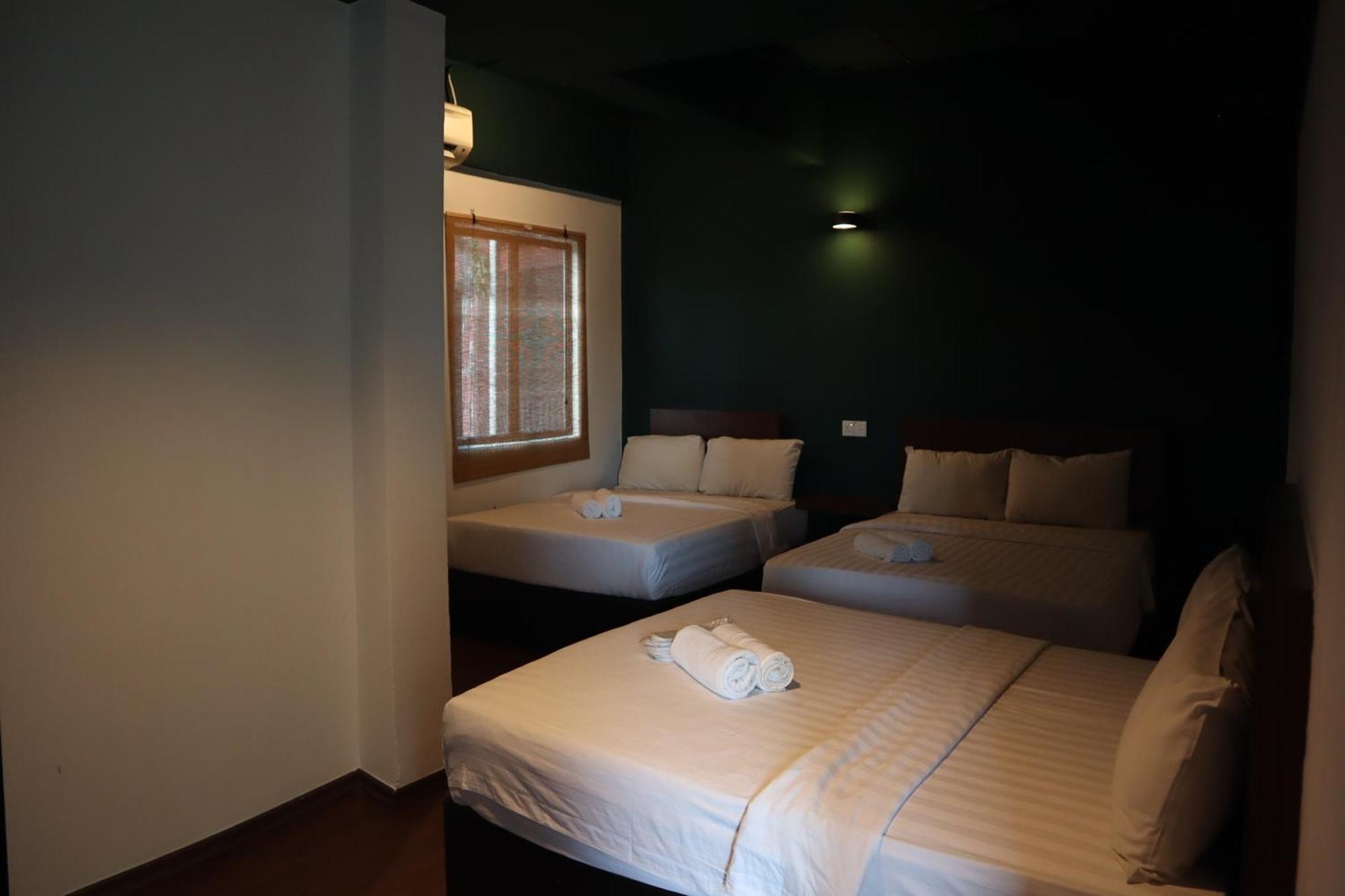 Room V at Kluang Parade Bagian luar foto
